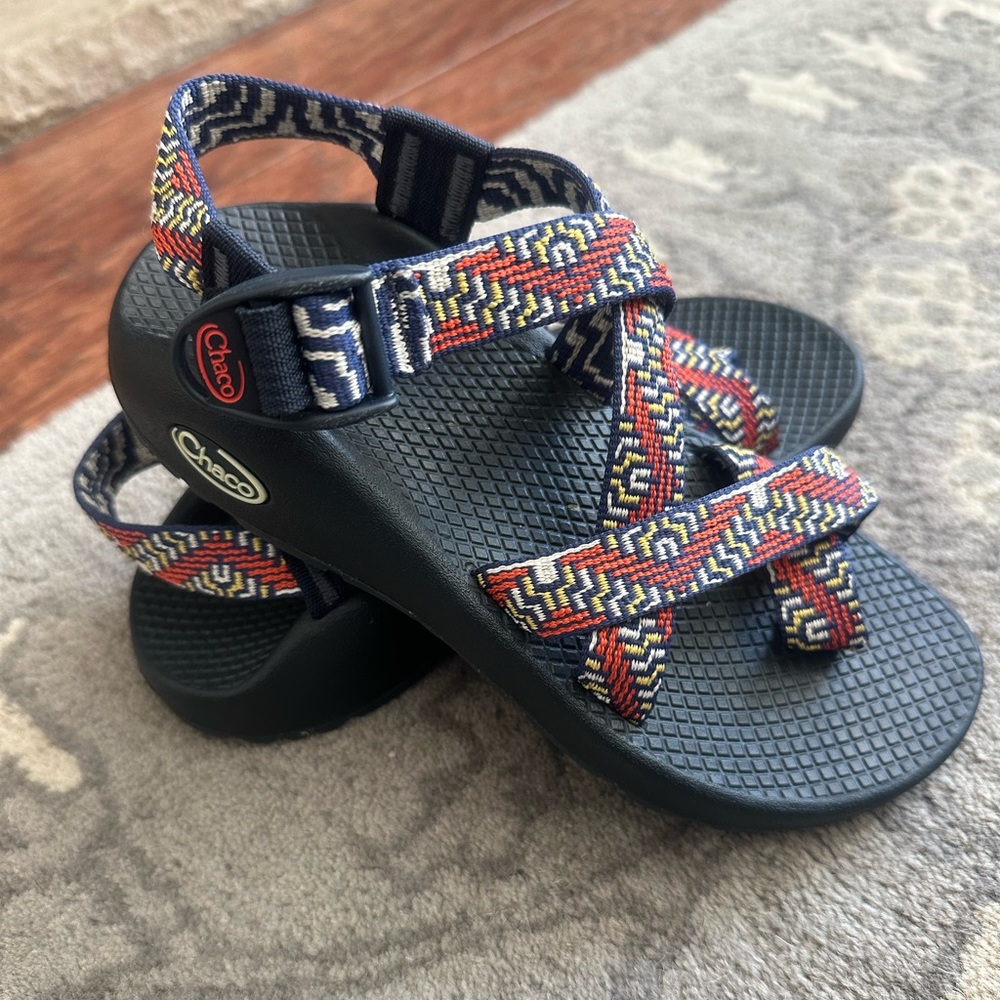 WOMEN'S Z/2 ADJUSTABLE STRAP MEDIUM-WIDTH CLASSIC SANDAL SIZE 5